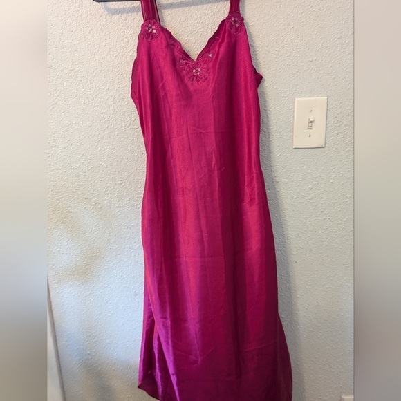 Val Mode Fuscia Embroidered Satin slip Dress - Picture 2 of 6